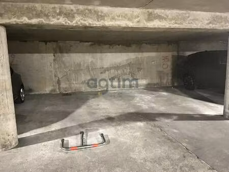 vente garage et parking à la roche-sur-yon centre ville (85000) : à vendre / la roche-sur-