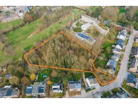 parcelle de 9.234 m² en zone d'habitat sur les hauteurs de l