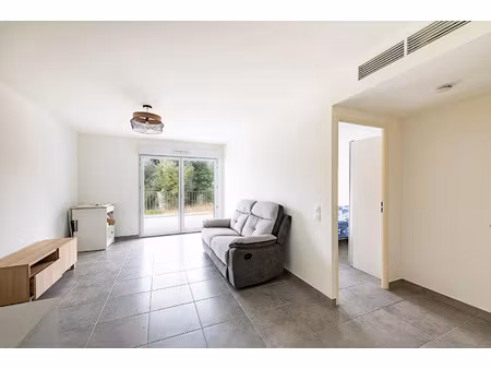 appartement à vendre 2 pièces 45 m² - châteauneuf-villevieille (06) - 190 000€