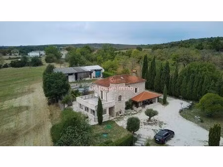 maison en pierre sans vis à vis