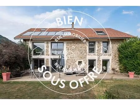 maison en pierre de 203 m² à saint-jean-de-vaulx