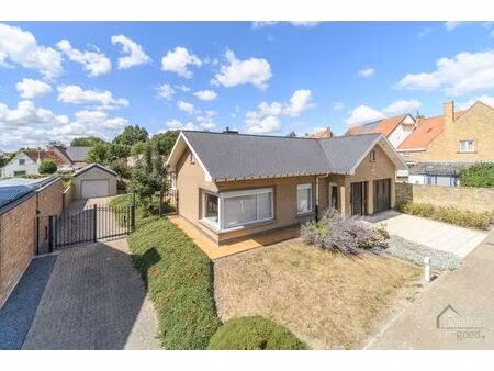 beveren aan de ijzer: zeer degelijke villa-bungalow met a...