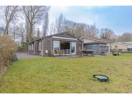 maison de vacances unique entourée de nature et de tranquill