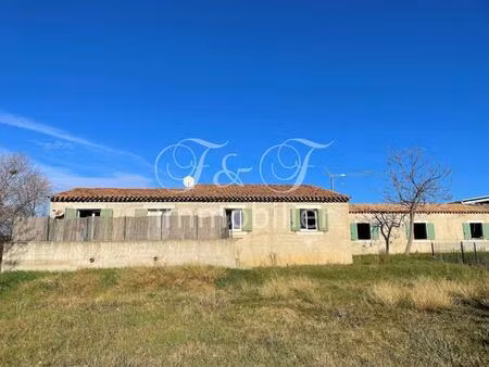 villa de plain pied et atelier attenant