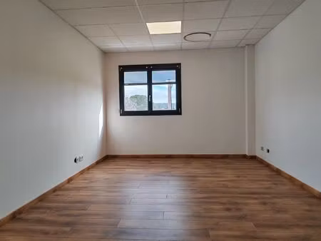 location bureau 1 pièces 19 m2 à pourrières