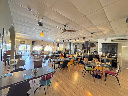 fonds de commerce en restauration de 450 m² avec superbe exterieur