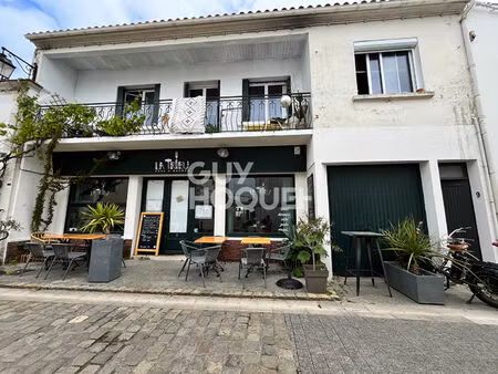 local commercial et appartement à vendre à la flotte