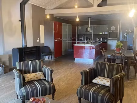 location meublée appartement 5 pièces 136 m² à valreas (84600)  880 €