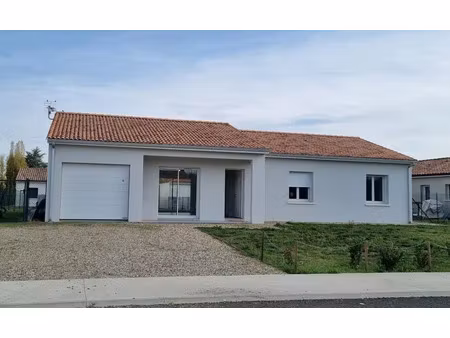 location maison 5 pièces 108 m² à lamagistère (82360)  1 090 €