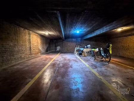 avenue eugène plasky 121 - place double de parking en sous-s