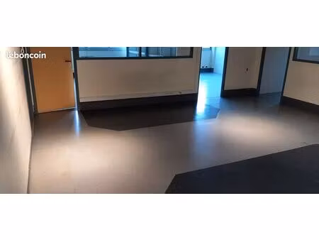 loue local commercial 200m² à cluses + cave 60m²