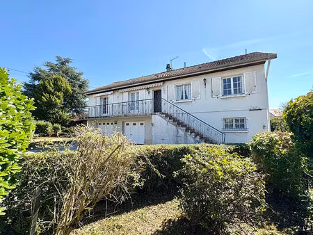 villa sur sous-sol 3 chambres  volumes conséquents dans un lotissement calme à 20mn de lon