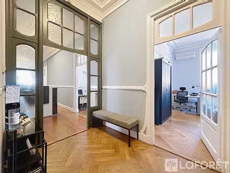 location locaux professionnels 5 pièces 180 m² à menton (06500)  3 500 €