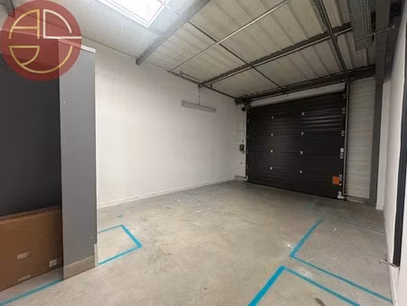 location locaux professionnels 224 m² à montrabé (31850)  2 706 €