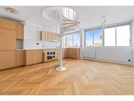 dernier étage - duplex 3/4 pièces – place saint ferdinand