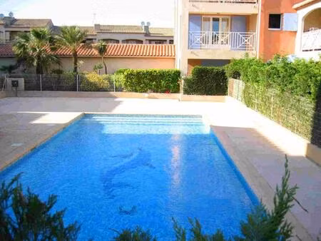jolie t2 meuble - residence avec piscine - parking
