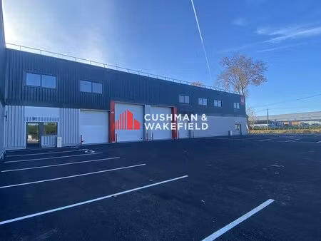 local d'activite à louer