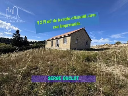 maison avec vue panoramique à terminer