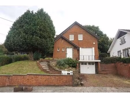 vendu-villa a renover 2 ch + 1 petite ch. ou bureau jardin g