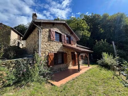 tres jolie maison dans village au calme