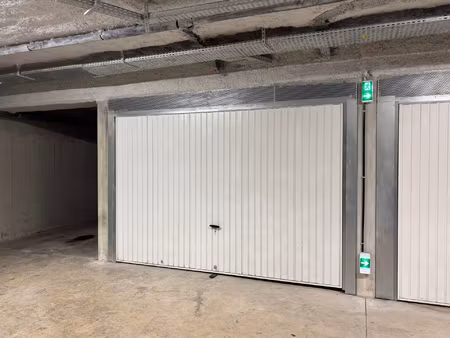 achat parking vence 06140