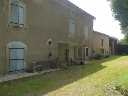 vente ferme 10 pièces 203 m² à saint-affrique-les-montagnes (81290)  220 000 €