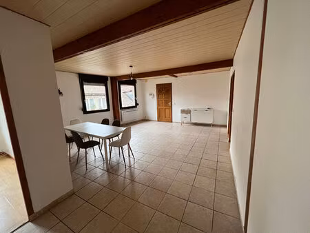 location appartement 3 pièces 75m²