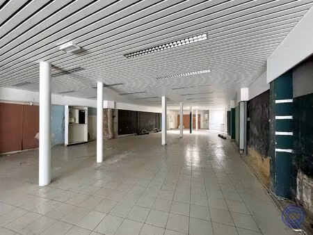 ruim winkelpand ca. 240m² in het centrum van kontich!