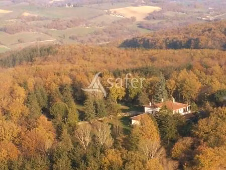 17ha de forêt privée avec 2 habitations
