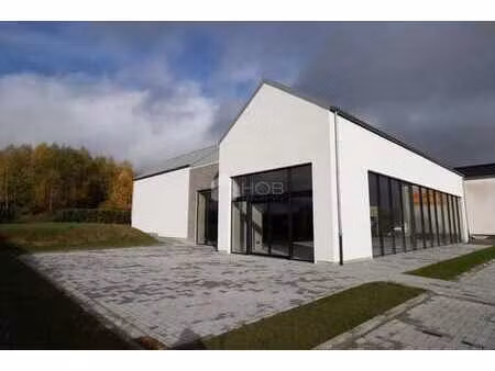 local commercial central à louer à saint-vith!