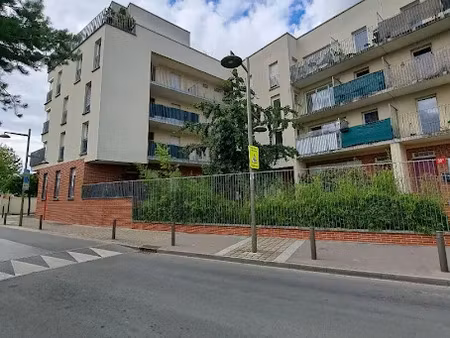 location appartement 3 pièces 66.5 m² à la courneuve (93120)  1 133 €
