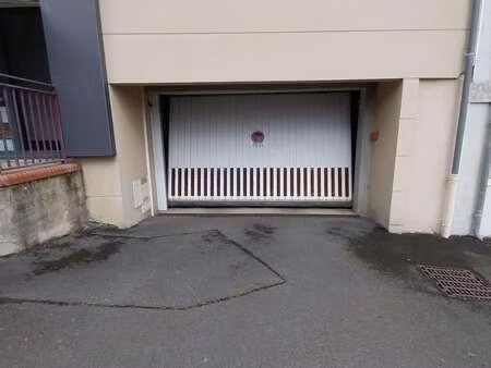 location garage box et parking à saint-pair-sur-mer (50380) : à louer / 30m² saint-pair-su