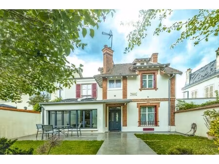 maison de luxe à vendre dans le quartier rive droite