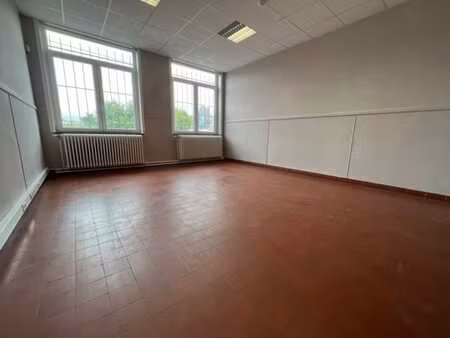 ensemble de bureaux en co-working à saint-ghislain /tertre