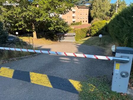 vends garage double - ecully