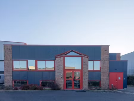 location local professionnel 330m² olivet 45160