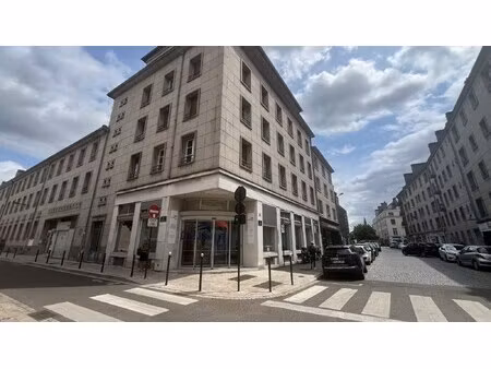 location local professionnel 1 332m² orleans 45000