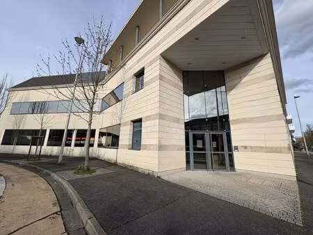 location local professionnel 216m² orleans 45100