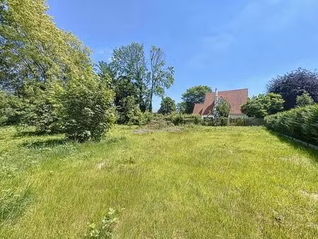 terrain de fond à bâtir de près de 20 ares avec permis