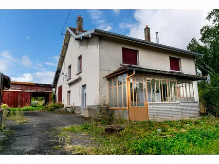 maison à rénover avec beau potentiel sur terrain de plus de 8 ares