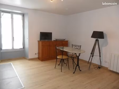 le pouliguen centre historique : t1bis traversant  au calme