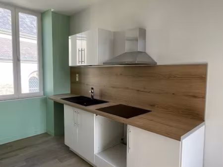 location appartement 1 pièce 23 m² à doué-en-anjou (49700)  300 €