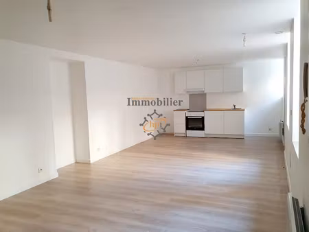 location appartement 3 pièces 68 m² à saint-affrique (12400)  545 €