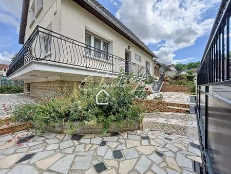 centre-ville maison familiale 6 pieces 4 chambres + veranda + sous-sol total