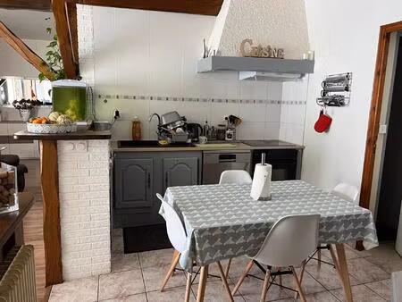 maison de 122 m2  3 chambres  bureau  garage et jardin.