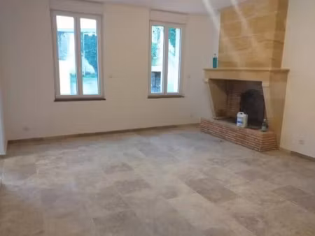 location maison 4 pièces à les salles-de-castillon (33350)  1 050 €