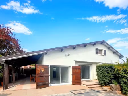 location meublée maison 4 pièces 108 m² à saint-vincent-de-tyrosse (40230)  1 550 €