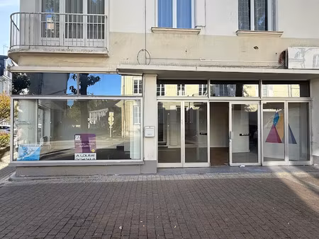 location locaux professionnels 200 m² à saumur (49400)  1 810 €