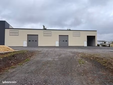 à louer local 200 m2