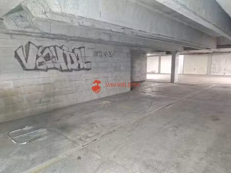 place de stationnement en sous sol
